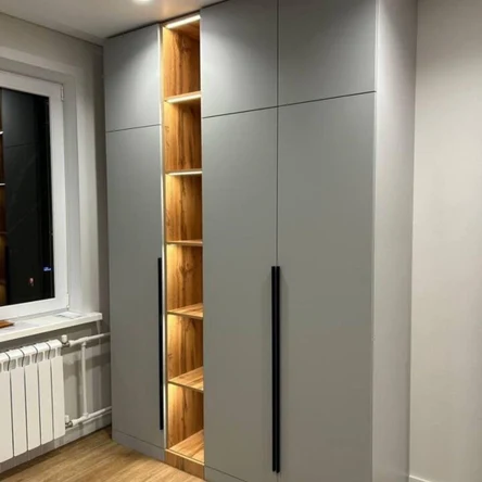 Шкаф в гостиную 3-х дверный